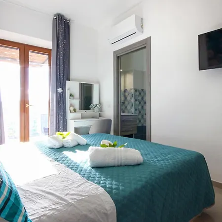 Pet Friendly In * Laureana Cilento