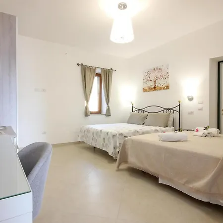 Pet Friendly In * Laureana Cilento